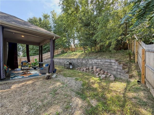 19557 E 14th N Street, Independence, MO 64056