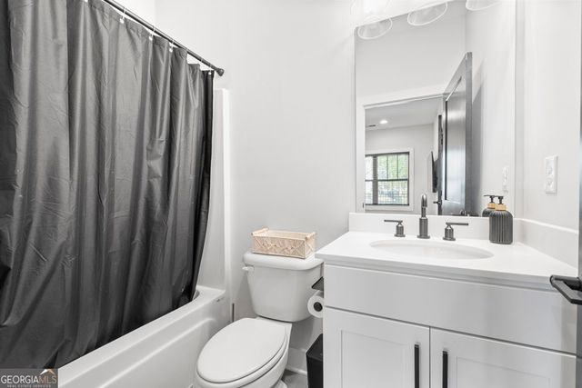 2004 Oak Lane NW, Atlanta, GA 30318