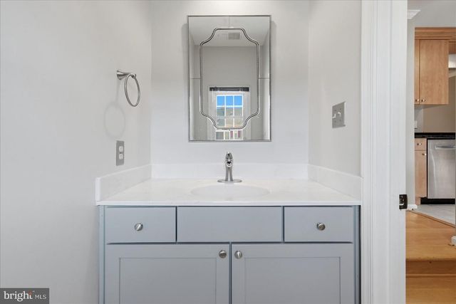 7888 BLUE GRAY CIR, Manassas, VA 20109