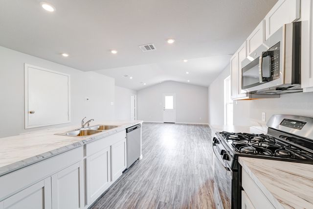 1199 Clover Court, Chandler, TX 75758