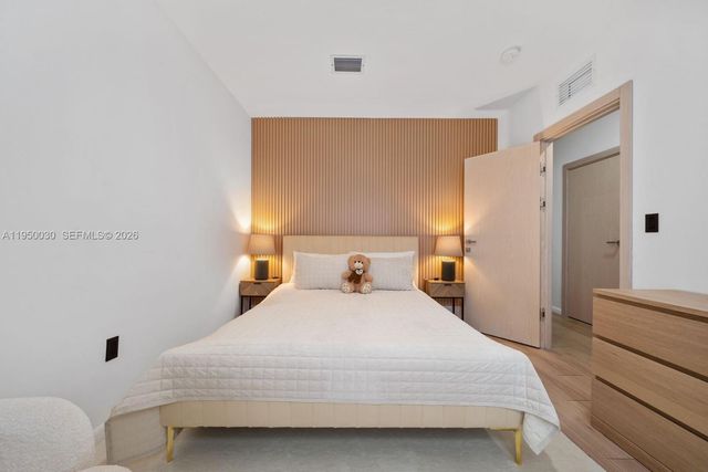 421 NW 17th St, Fort Lauderdale, FL 33311