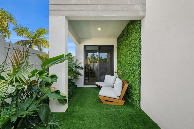 421 NW 17th St, Fort Lauderdale, FL 33311