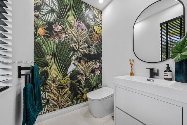 421 NW 17th St, Fort Lauderdale, FL 33311