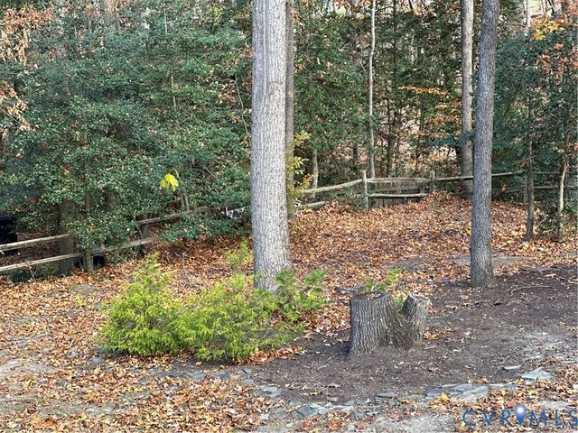 11162 Manor View Dr, Mechanicsville, VA 23116