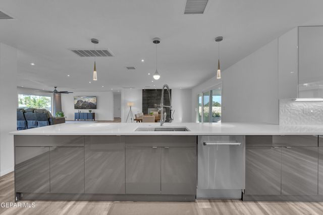 4011 LAS VEGAS Drive, El Paso, TX 79902
