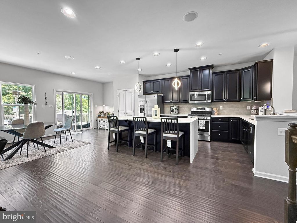 Image 5 of property listing at 536 WILLOW BEND DR, Glen Burnie, MD 21060