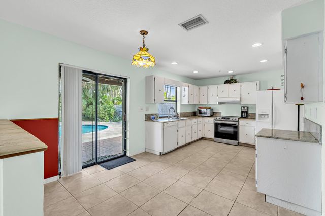 1803 NW 88th Way, Coral Springs, FL 33071