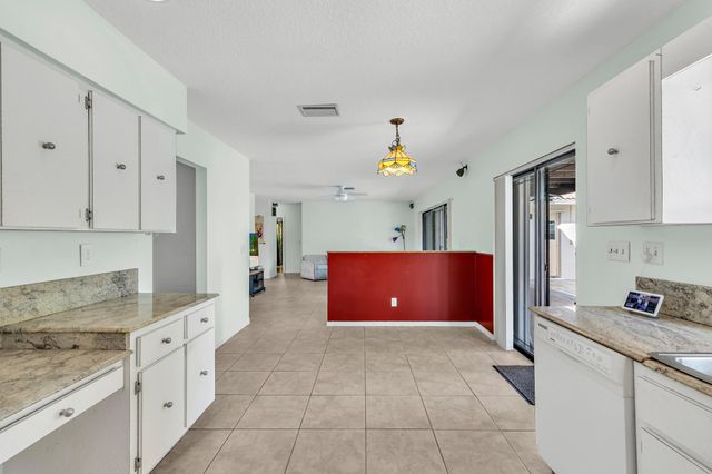 1803 NW 88th Way, Coral Springs, FL 33071