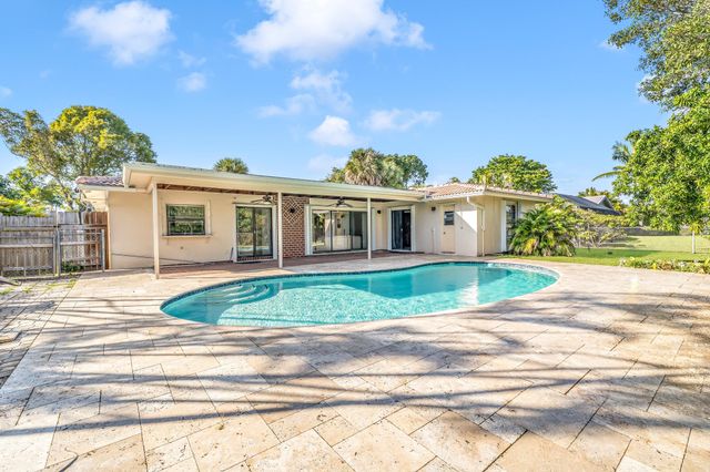 1803 NW 88th Way, Coral Springs, FL 33071