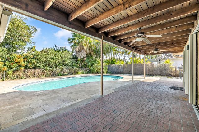 1803 NW 88th Way, Coral Springs, FL 33071