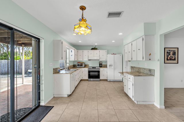 1803 NW 88th Way, Coral Springs, FL 33071