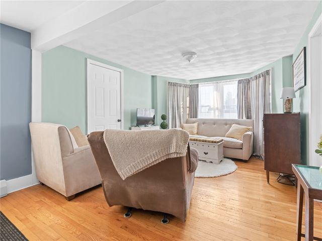 28 Jefferson Avenue, East Providence, RI 02915