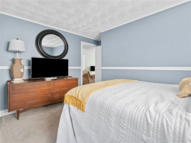 28 Jefferson Avenue, East Providence, RI 02915