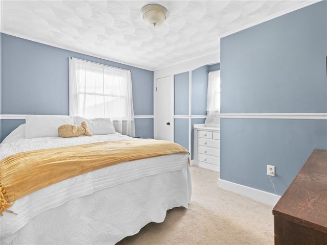 28 Jefferson Avenue, East Providence, RI 02915