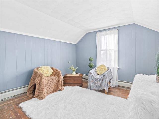 28 Jefferson Avenue, East Providence, RI 02915