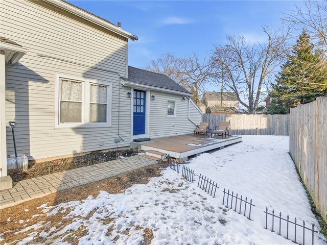 28 Jefferson Avenue, East Providence, RI 02915