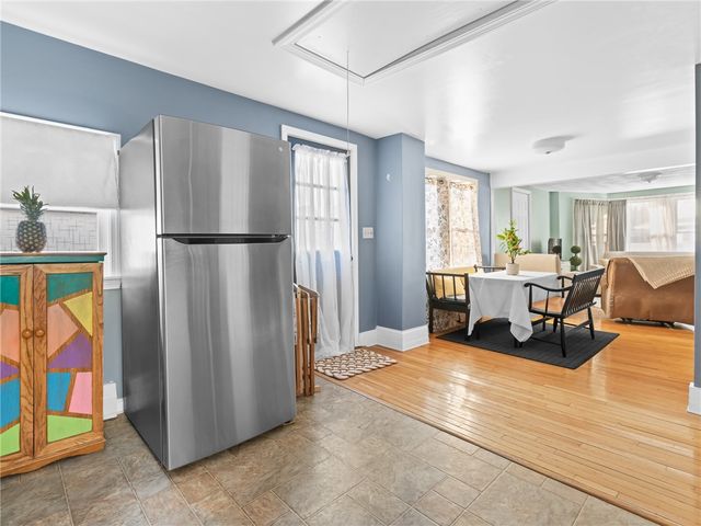 28 Jefferson Avenue, East Providence, RI 02915