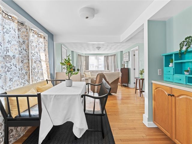 28 Jefferson Avenue, East Providence, RI 02915