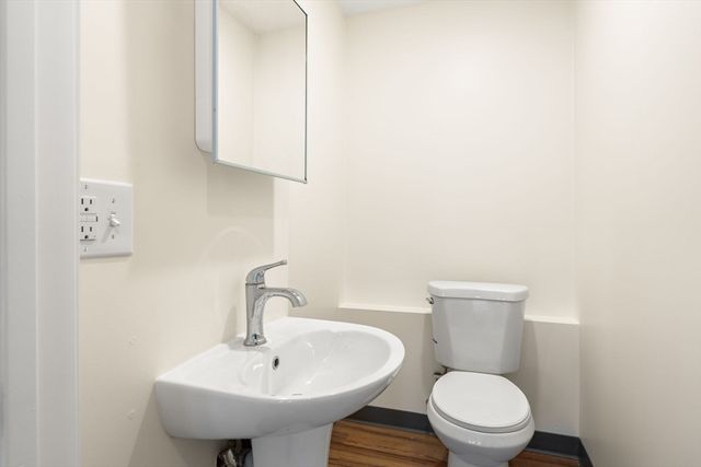 1 Glenwood St 6, Malden, MA 02148