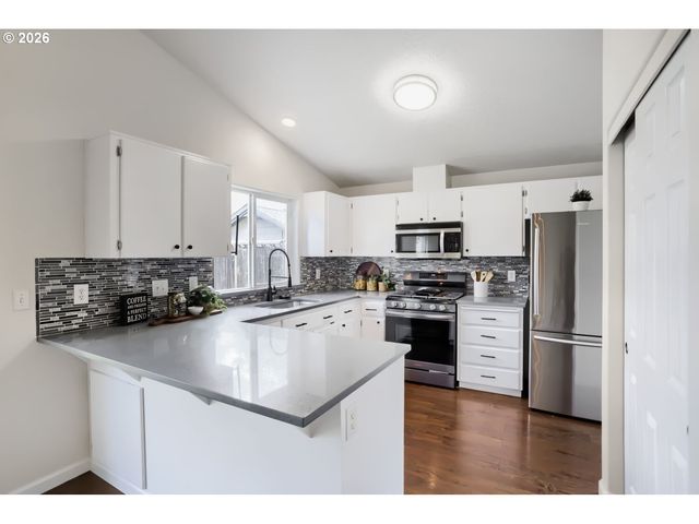 6147 Se GREEN Ct, Hillsboro, OR 97123