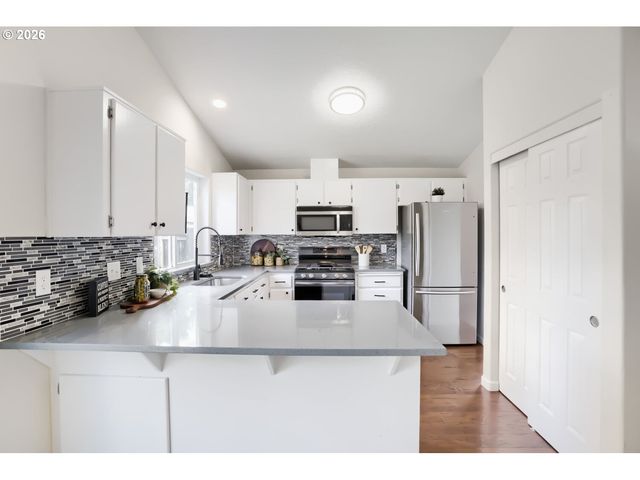 6147 Se GREEN Ct, Hillsboro, OR 97123