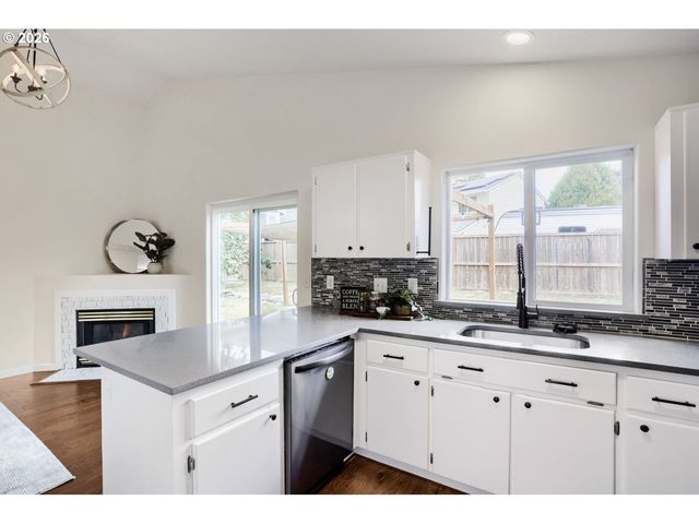 6147 Se GREEN Ct, Hillsboro, OR 97123