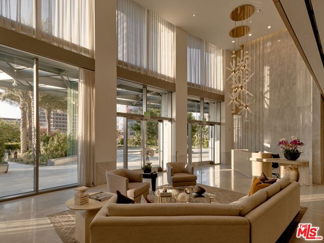 211 W Elm Court 7A, Los Angeles, CA 90067