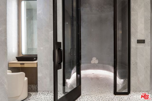 211 W Elm Court 7A, Los Angeles, CA 90067