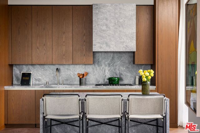 211 W Elm Court 7A, Los Angeles, CA 90067