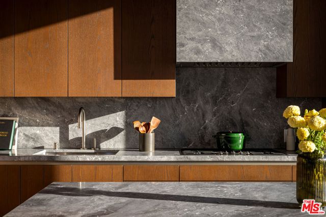 211 W Elm Court 7A, Los Angeles, CA 90067