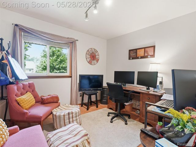 21156 Robinson Street, Farmington Hills, MI 48336