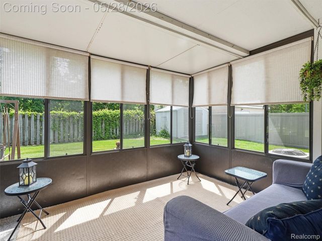 21156 Robinson Street, Farmington Hills, MI 48336