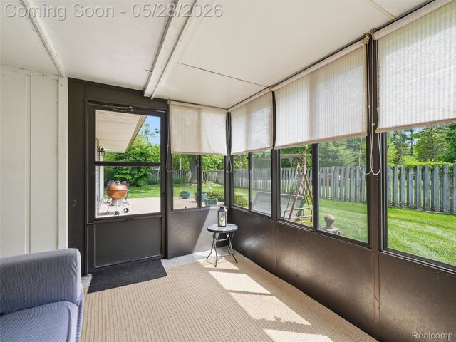 21156 Robinson Street, Farmington Hills, MI 48336