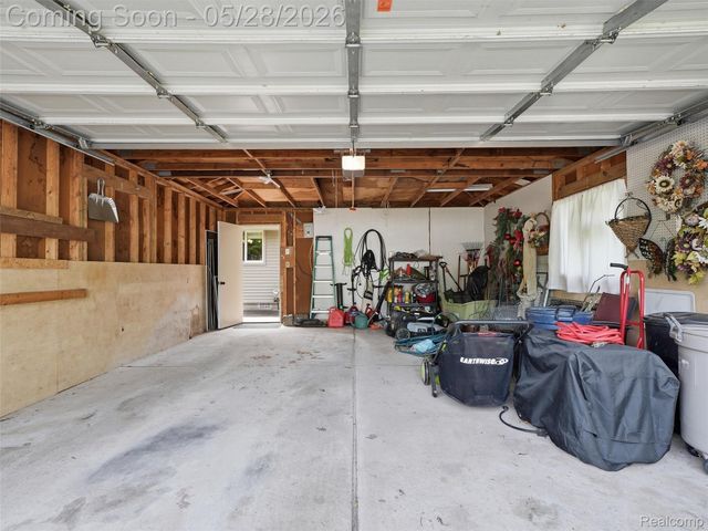 21156 Robinson Street, Farmington Hills, MI 48336