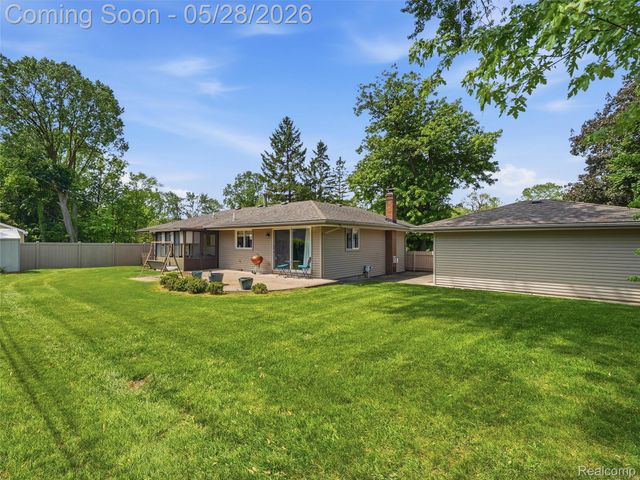 21156 Robinson Street, Farmington Hills, MI 48336