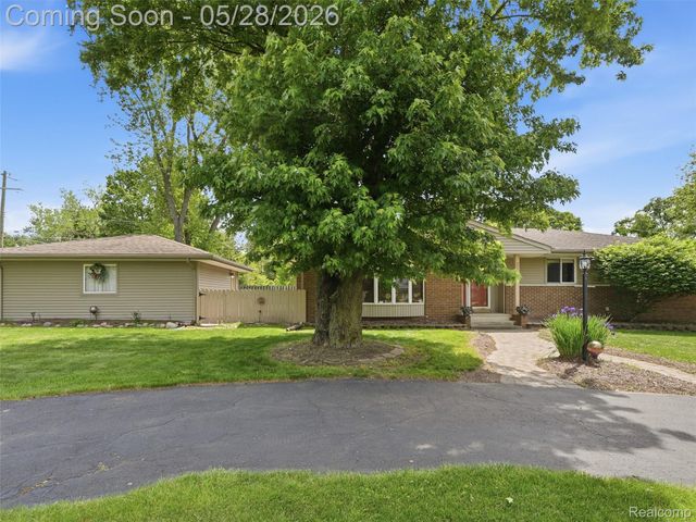 21156 Robinson Street, Farmington Hills, MI 48336