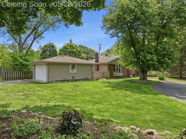 21156 Robinson Street, Farmington Hills, MI 48336
