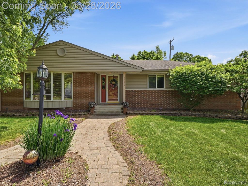 21156 Robinson Street, Farmington Hills, MI 48336