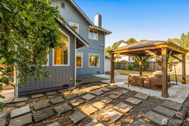 20721 122nd Place SE, Kent, WA 98031