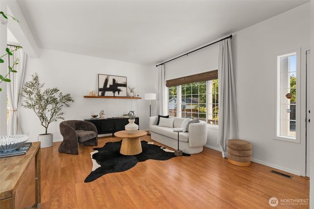 20721 122nd Place SE, Kent, WA 98031