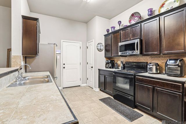 374 River Mill Dr, Brusly, LA 70719