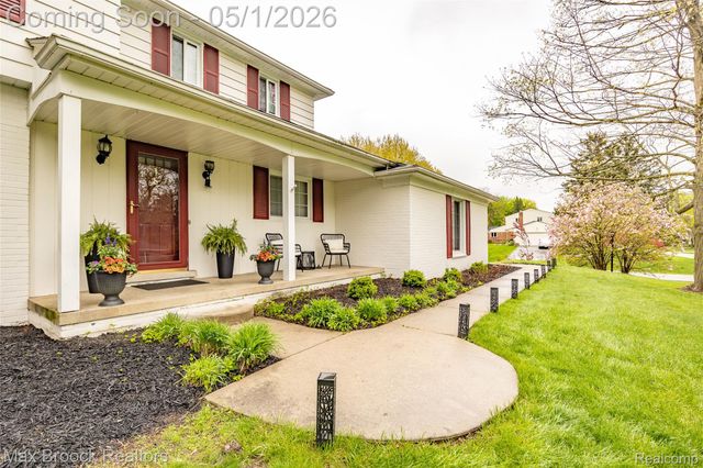2275 Park Ridge Drive, Bloomfield Hills, MI 48304