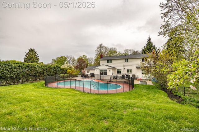 2275 Park Ridge Drive, Bloomfield Hills, MI 48304