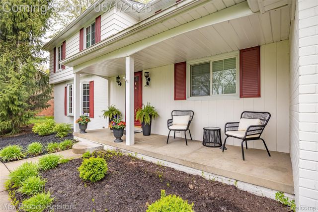 2275 Park Ridge Drive, Bloomfield Hills, MI 48304
