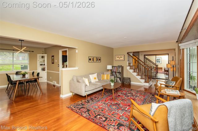 2275 Park Ridge Drive, Bloomfield Hills, MI 48304