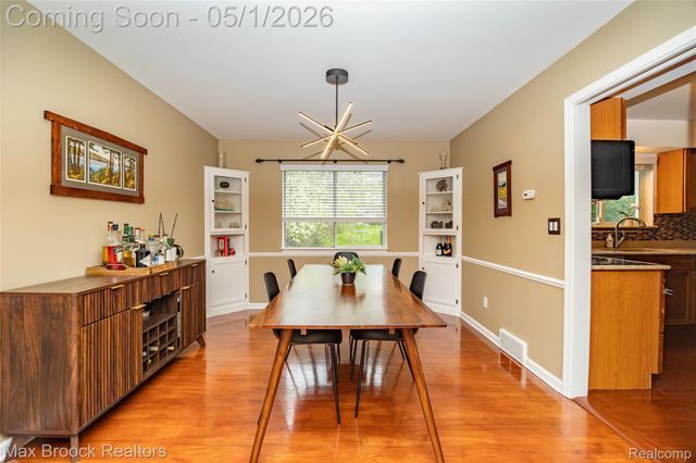 2275 Park Ridge Drive, Bloomfield Hills, MI 48304