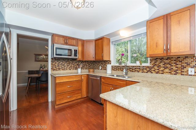 2275 Park Ridge Drive, Bloomfield Hills, MI 48304