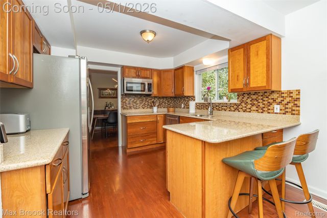 2275 Park Ridge Drive, Bloomfield Hills, MI 48304
