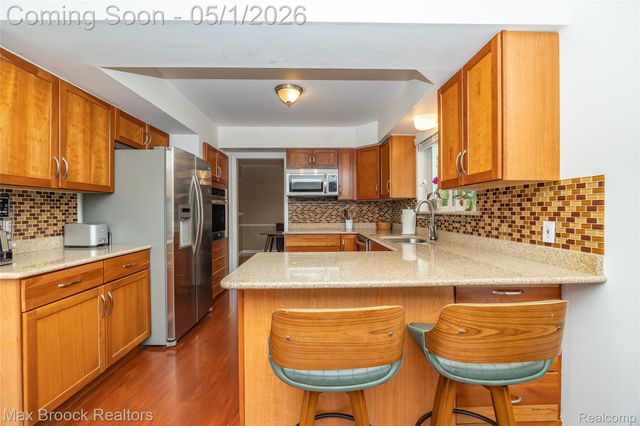2275 Park Ridge Drive, Bloomfield Hills, MI 48304