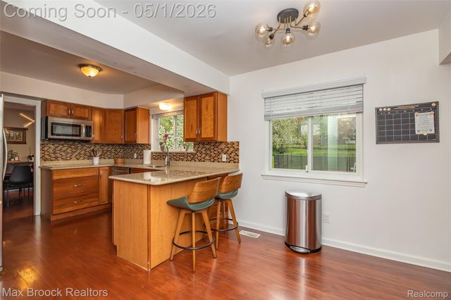2275 Park Ridge Drive, Bloomfield Hills, MI 48304